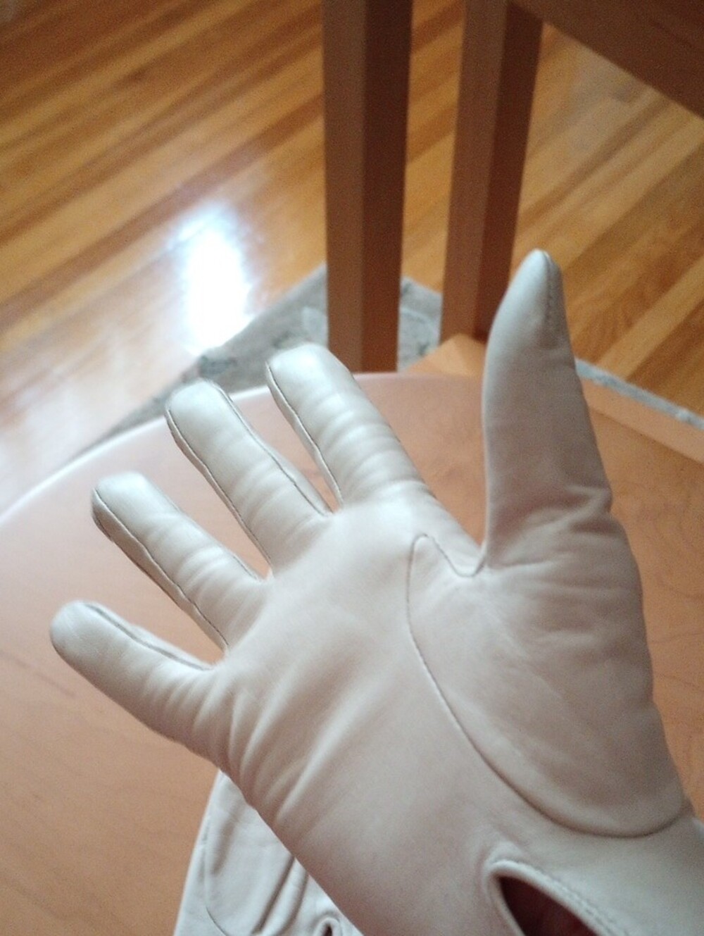 Classic Cream Leather Women's Gloves 7M - Picture 4 of 13